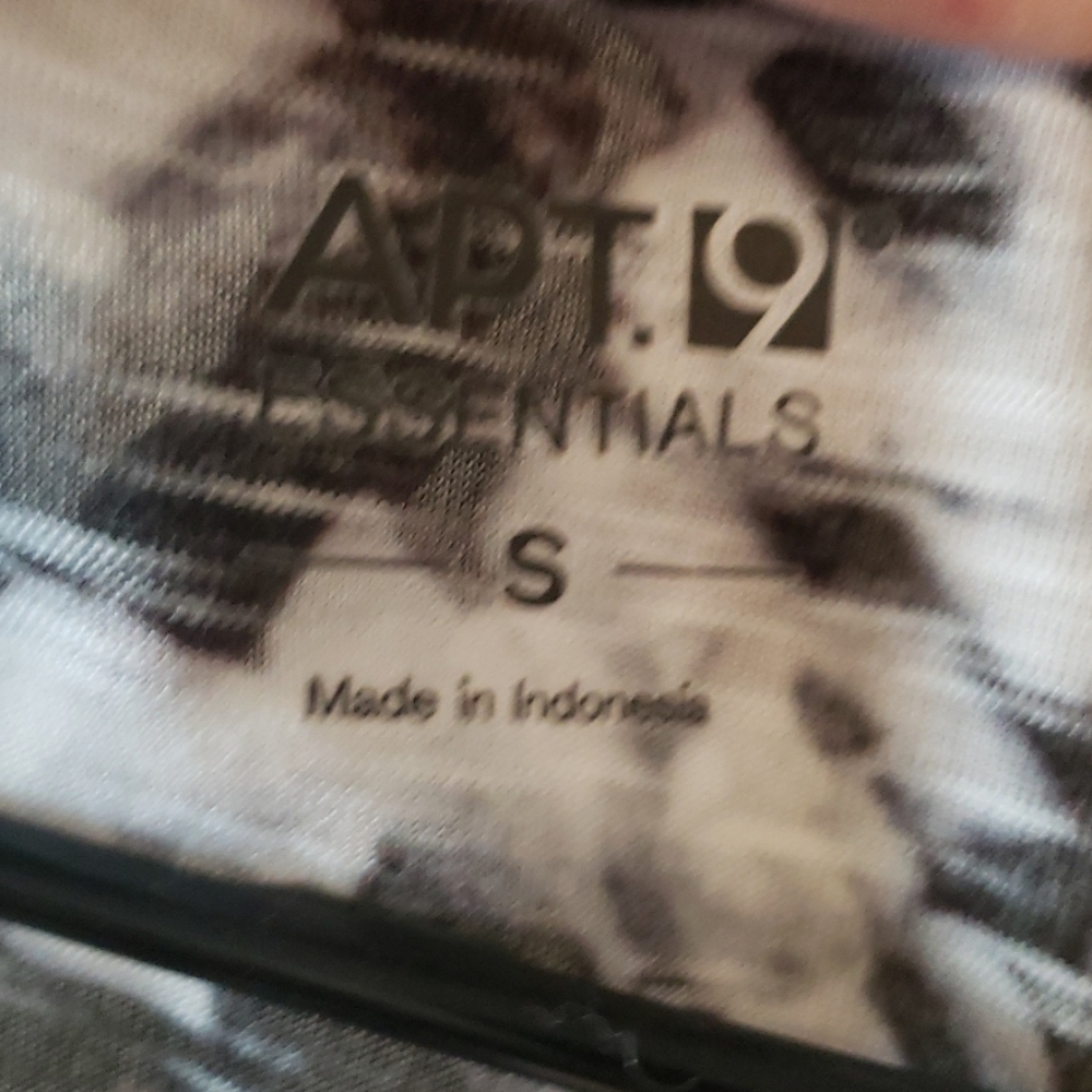 APT 9 Essentials top - Picture 5 of 5